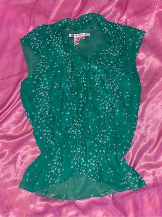 Max Studio Tops - Max Studio Green Top 💚